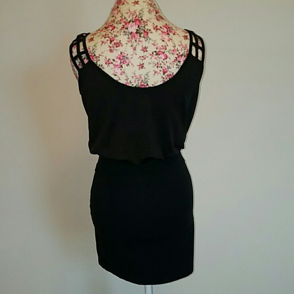 Black Dress size medium - Picture 3 of 5